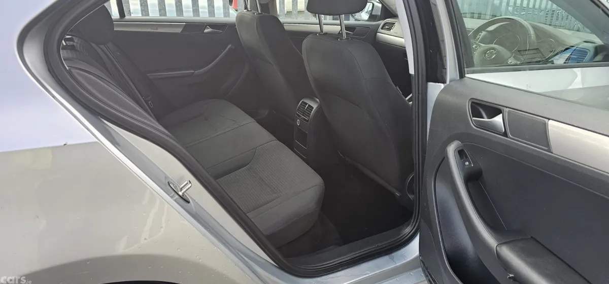 Volkswagen Jetta Saloon, Petrol, 2016, Silver