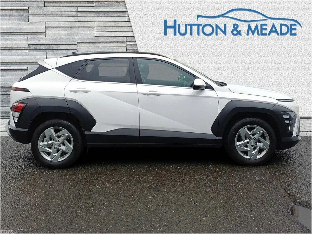 Hyundai KONA SUV, Petrol, 2024, White