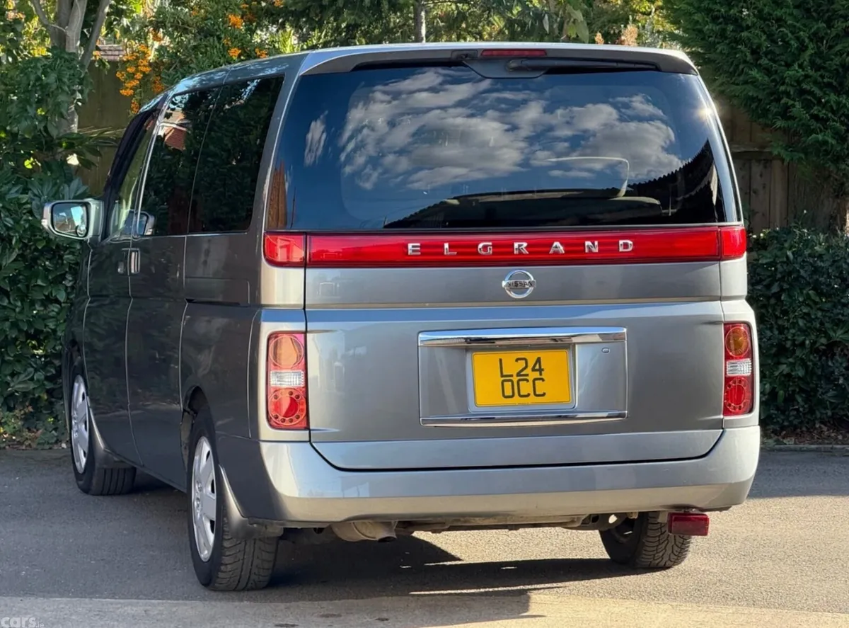 Nissan Elgrand MPV, Petrol, 2007, Silver