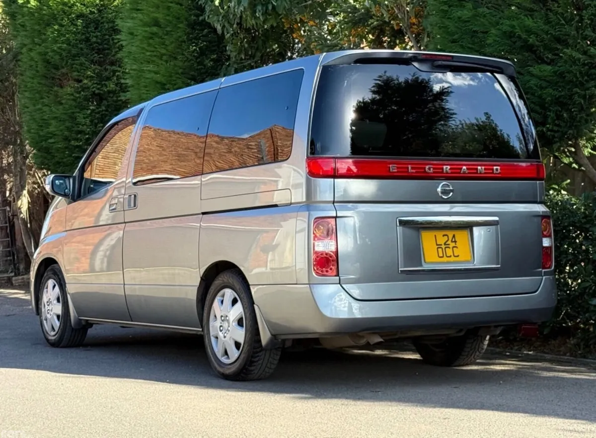 Nissan Elgrand MPV, Petrol, 2007, Silver