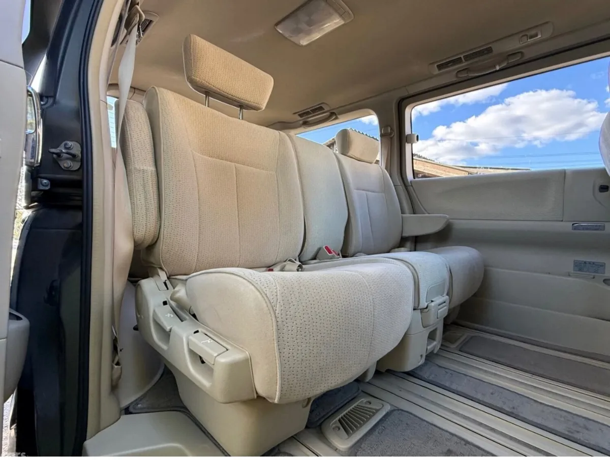 Nissan Elgrand MPV, Petrol, 2007, Silver