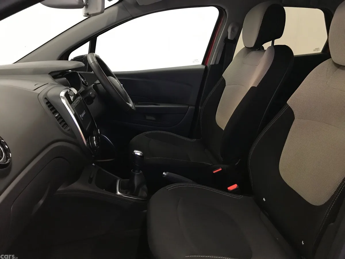 Renault Captur Hatchback, Diesel, 2019, Red
