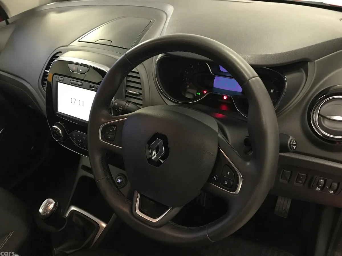 Renault Captur Hatchback, Diesel, 2019, Red