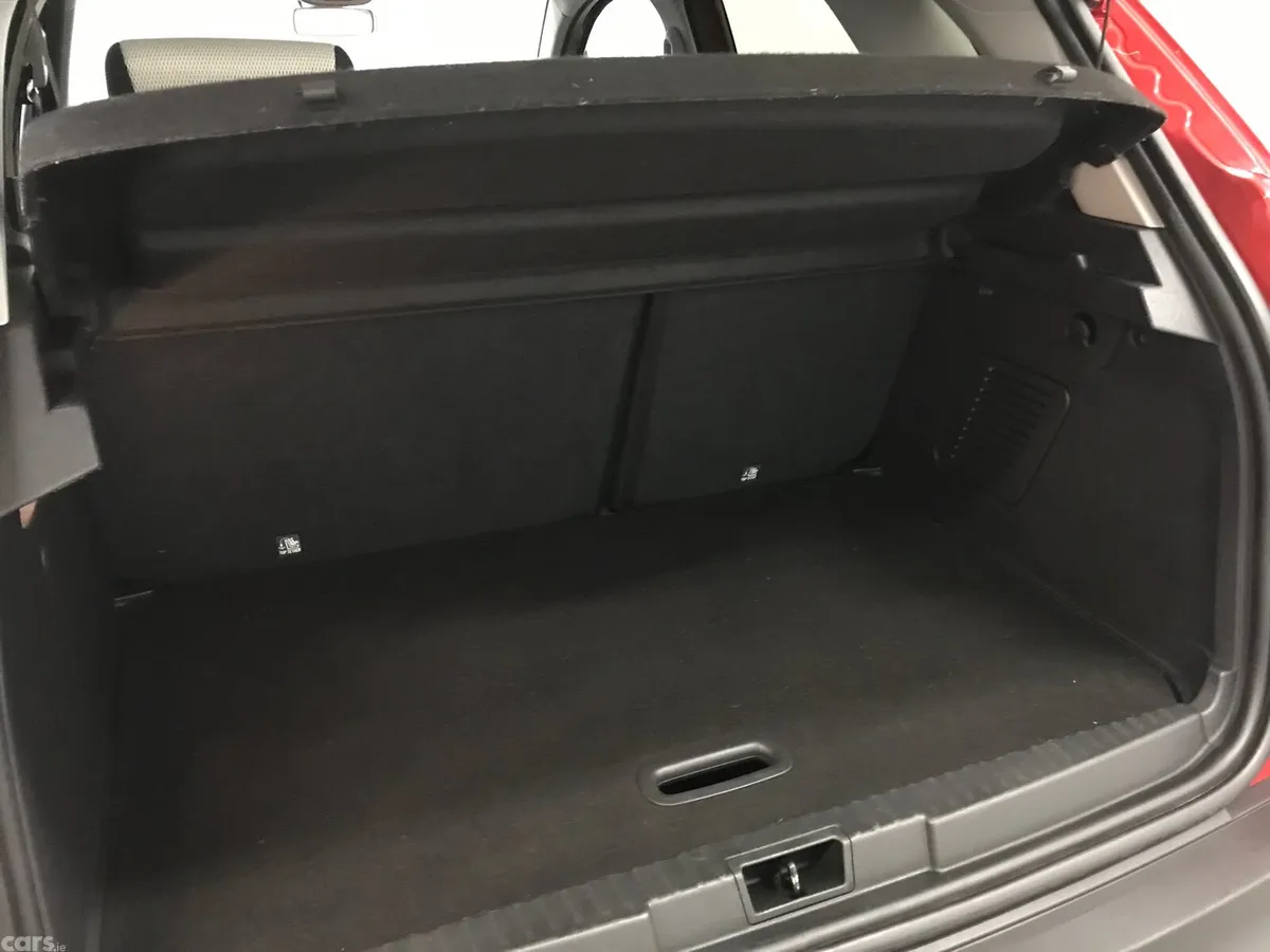 Renault Captur Hatchback, Diesel, 2019, Red