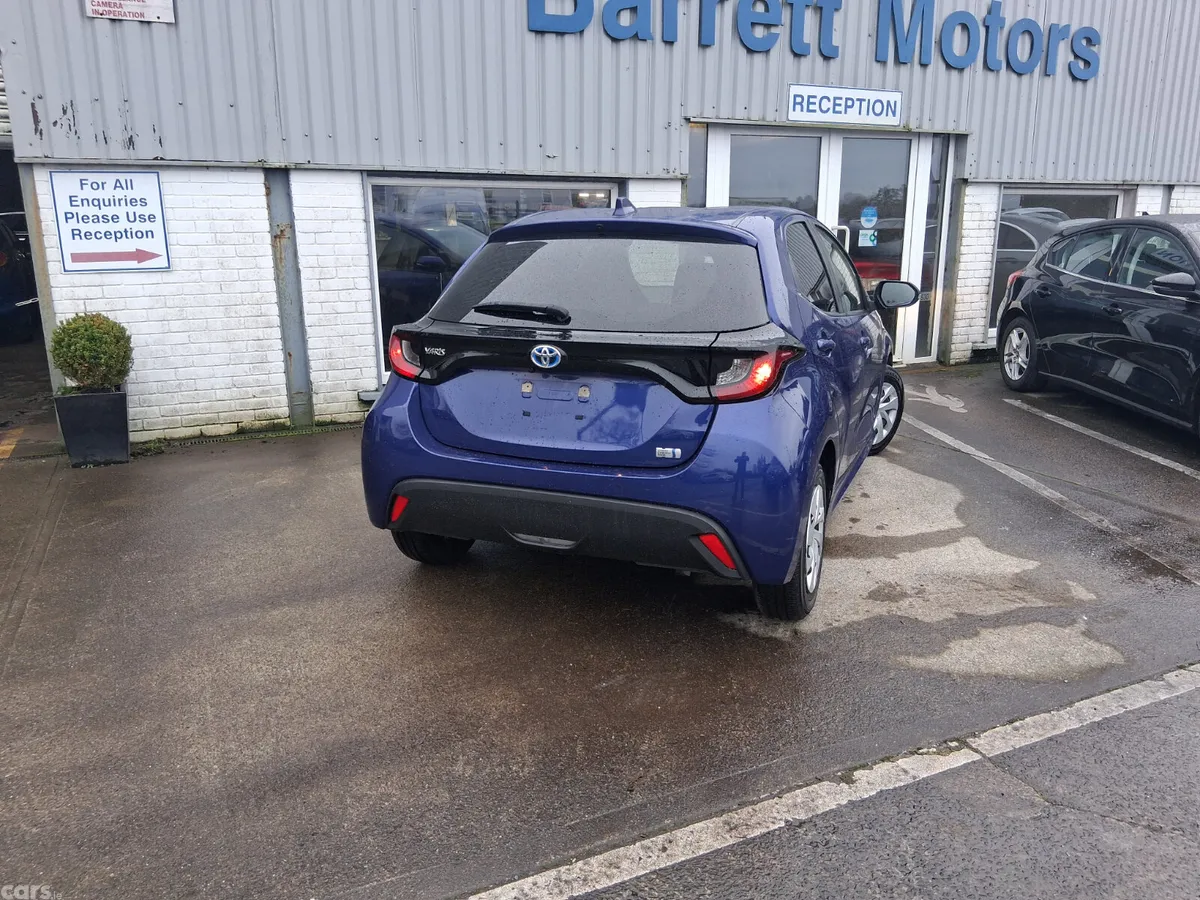 Toyota Yaris Hatchback, Petrol Hybrid, 2021, Blue