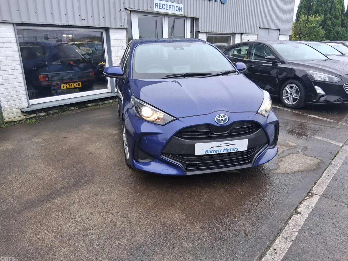 Toyota Yaris Hatchback, Petrol Hybrid, 2021, Blue