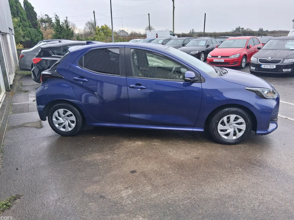 Toyota Yaris Hatchback, Petrol Hybrid, 2021, Blue