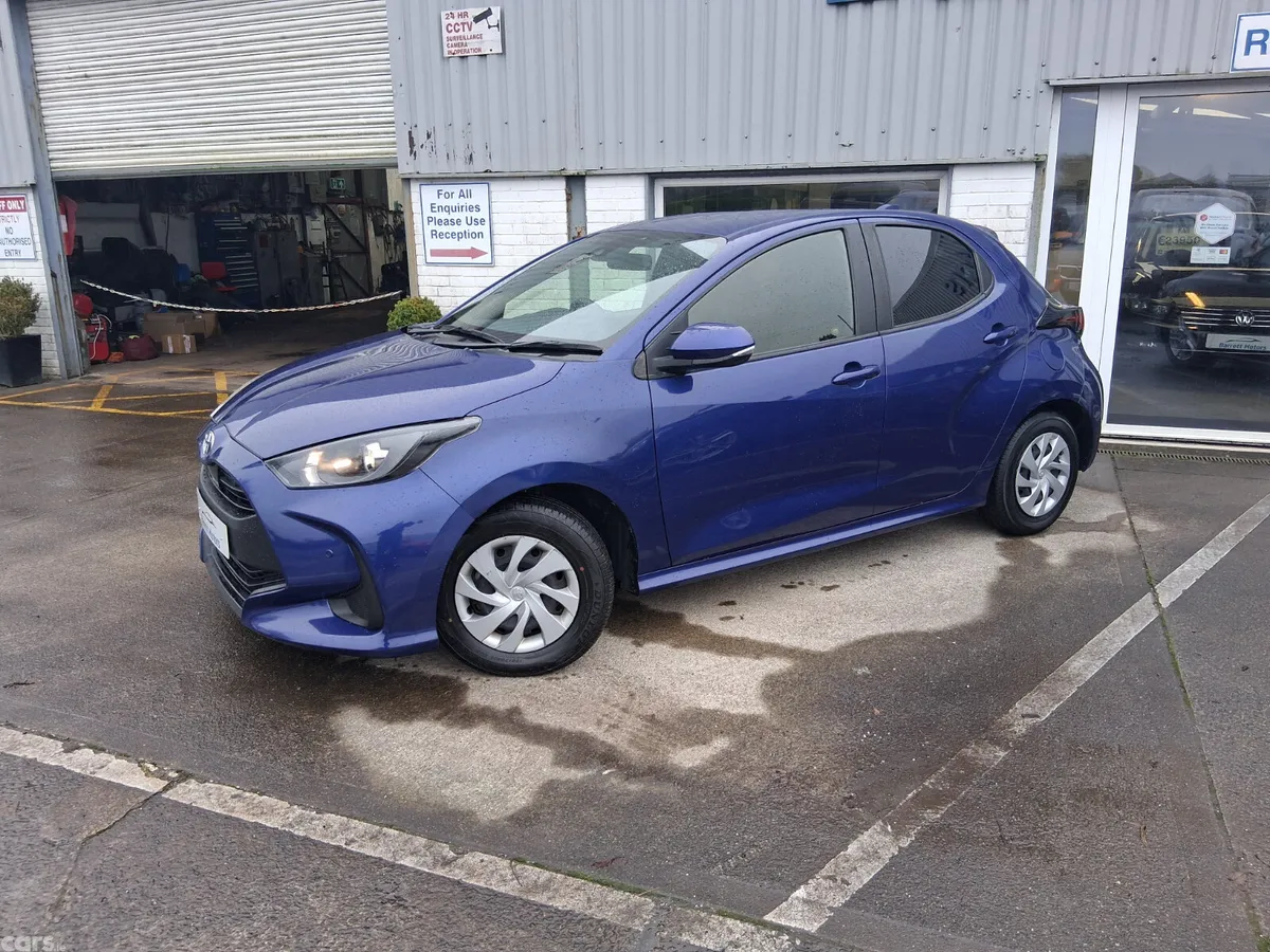 Toyota Yaris Hatchback, Petrol Hybrid, 2021, Blue