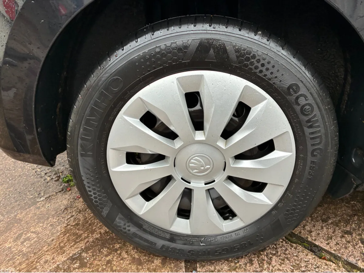 Skoda Fabia Hatchback, Petrol, 2023, Black