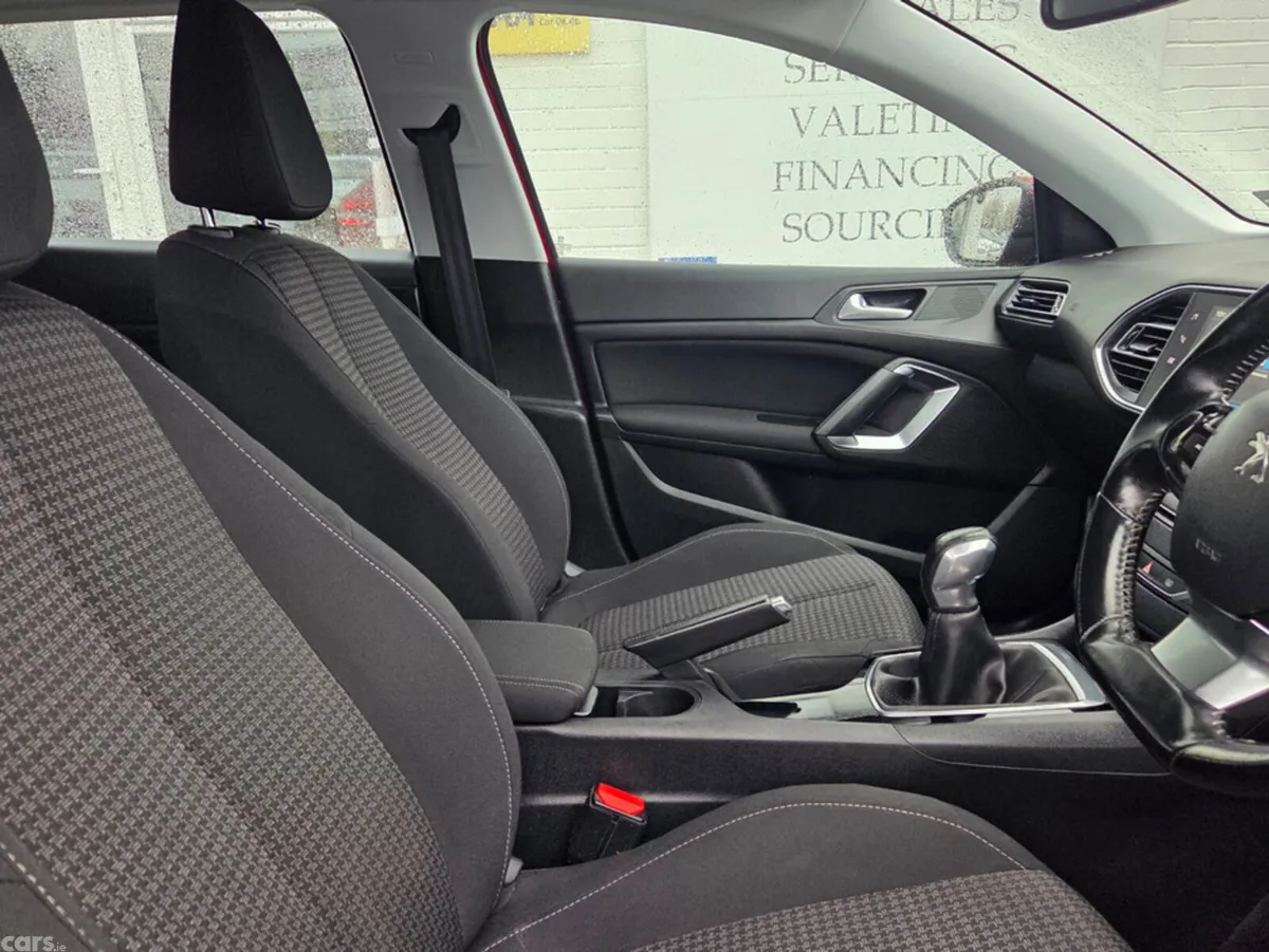 Peugeot 308 Estate, Diesel, 2018, Red