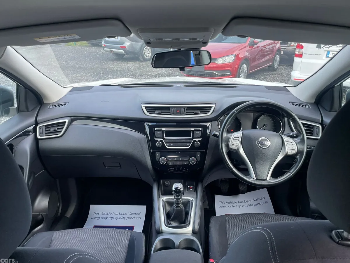 Nissan Qashqai Hatchback, Diesel, 2015, White