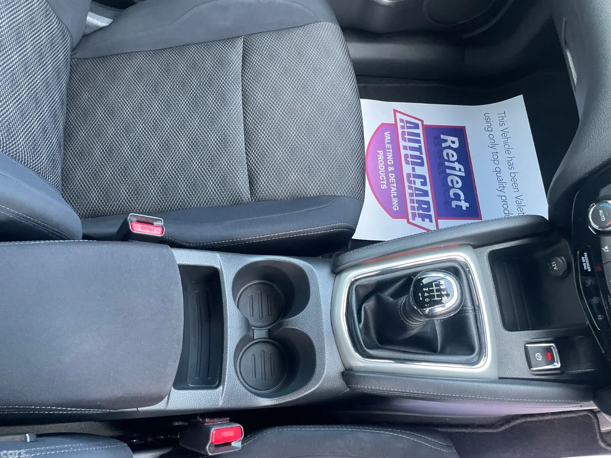 Nissan Qashqai Hatchback, Diesel, 2015, White