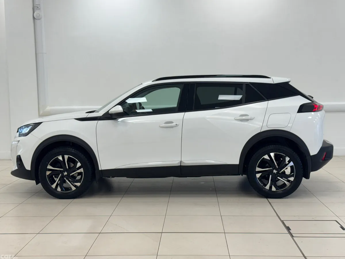 Peugeot 2008 MPV, Petrol, 2021, White