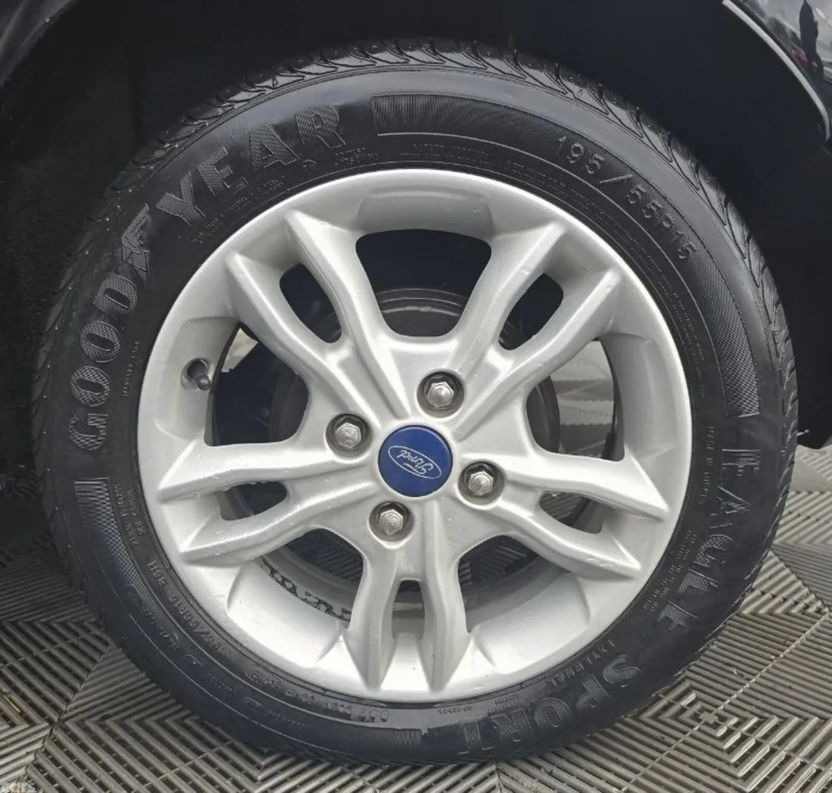 Ford Fiesta Hatchback, Petrol, 2017, Black