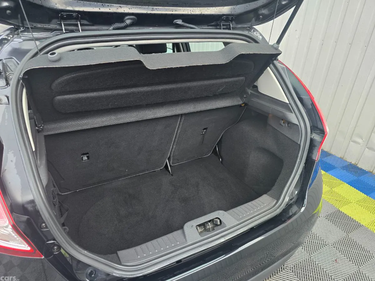 Ford Fiesta Hatchback, Petrol, 2017, Black