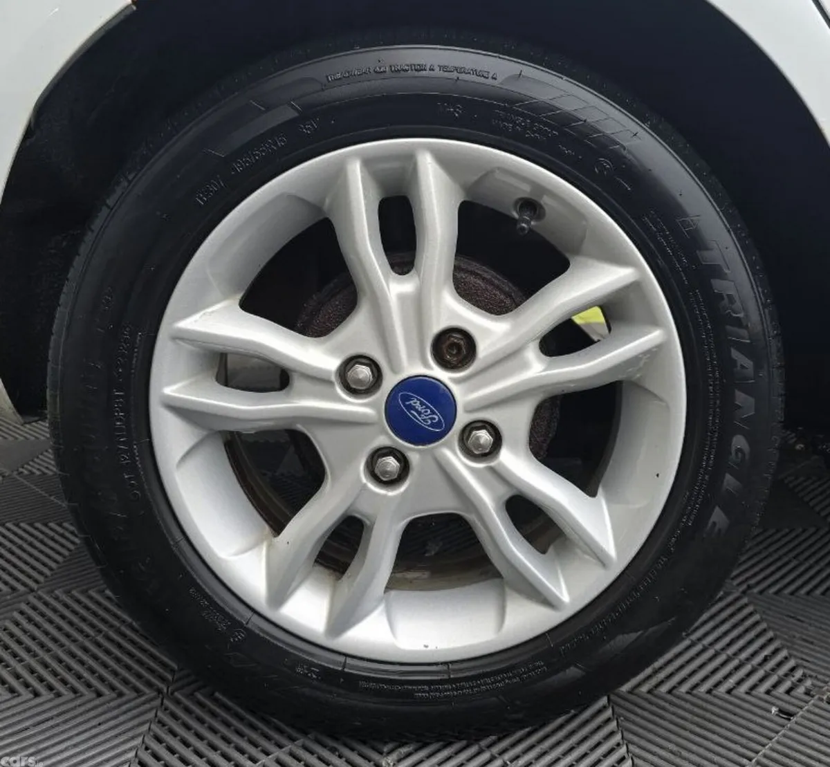 Ford Fiesta Hatchback, Petrol, 2016, White