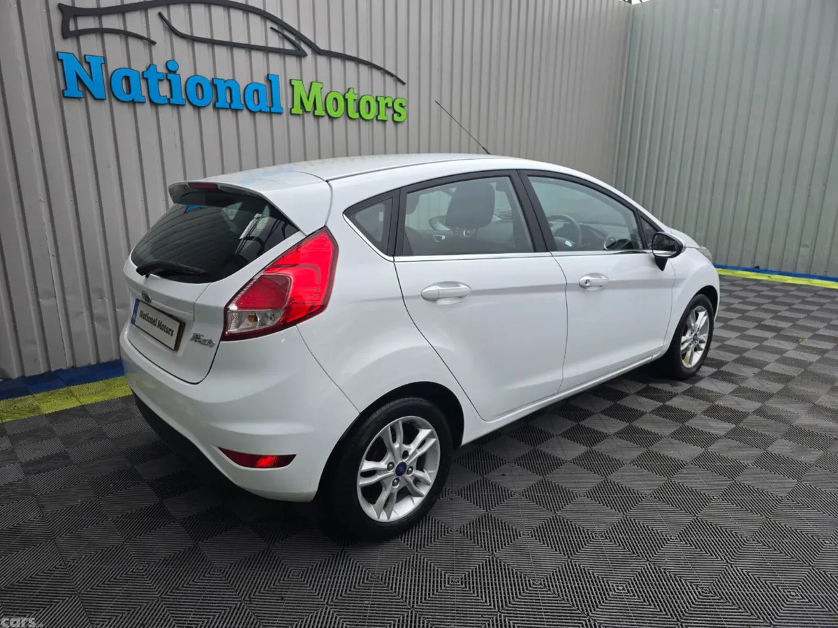 Ford Fiesta Hatchback, Petrol, 2016, White