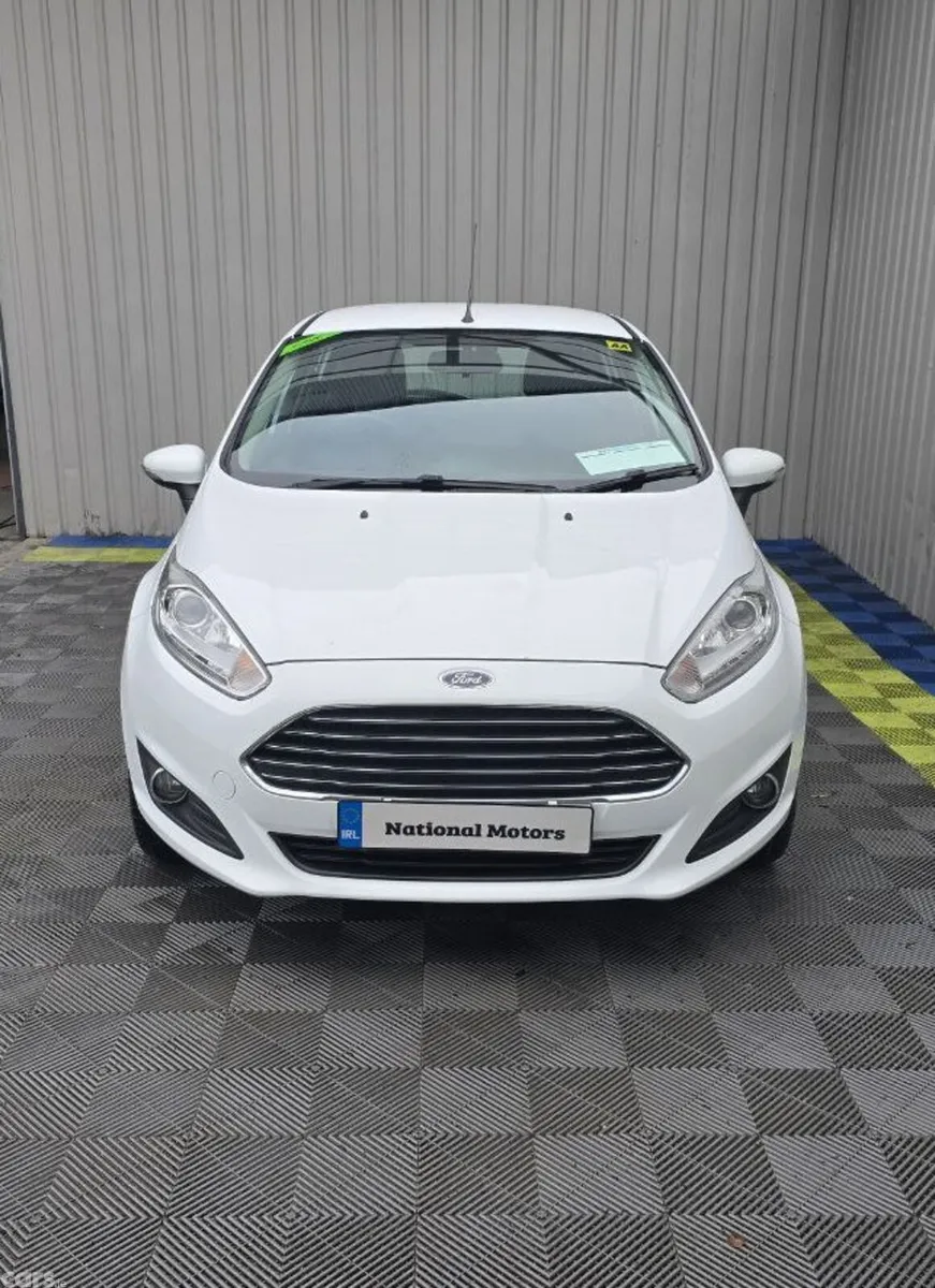 Ford Fiesta Hatchback, Petrol, 2016, White