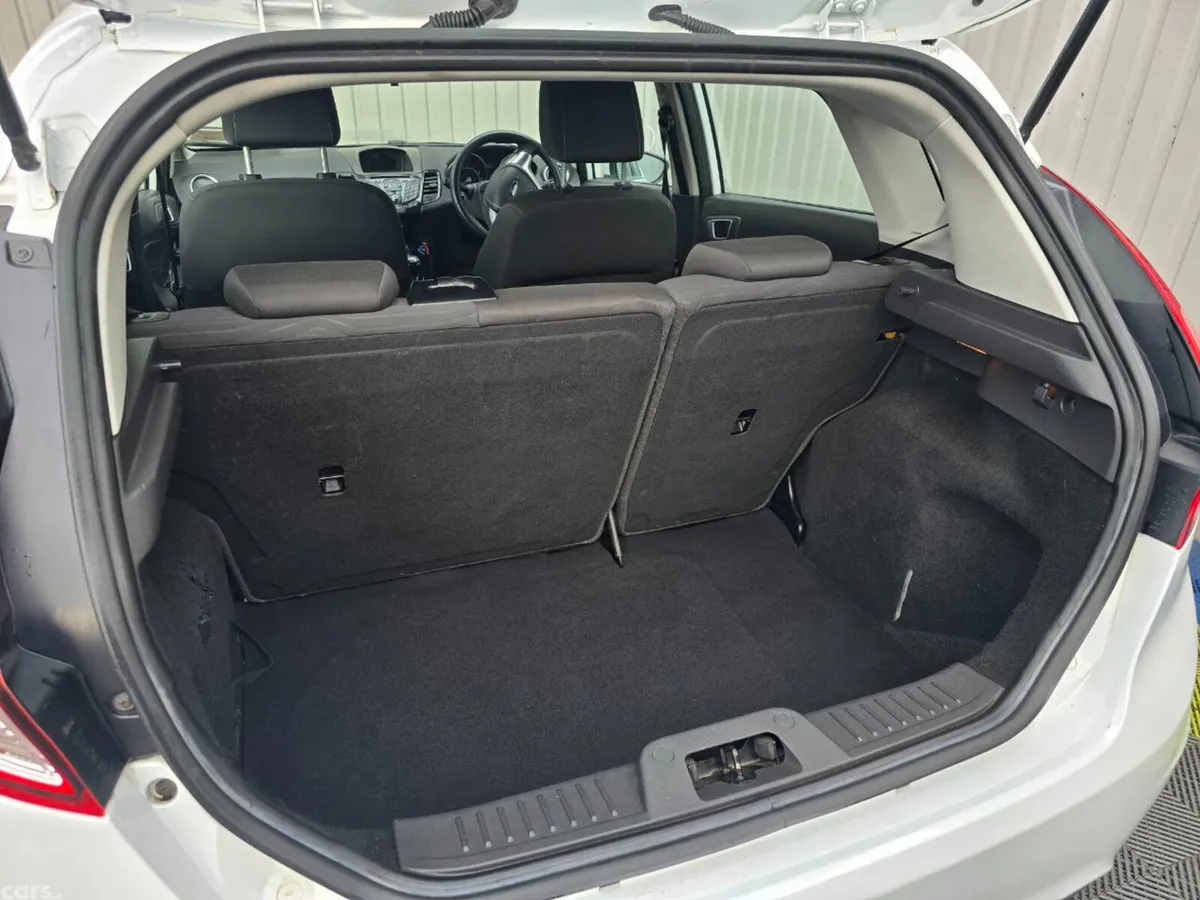 Ford Fiesta Hatchback, Petrol, 2016, White