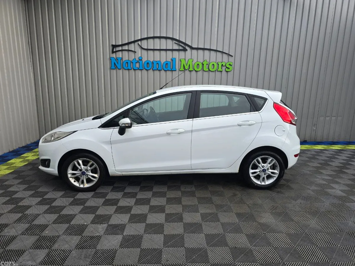 Ford Fiesta Hatchback, Petrol, 2016, White