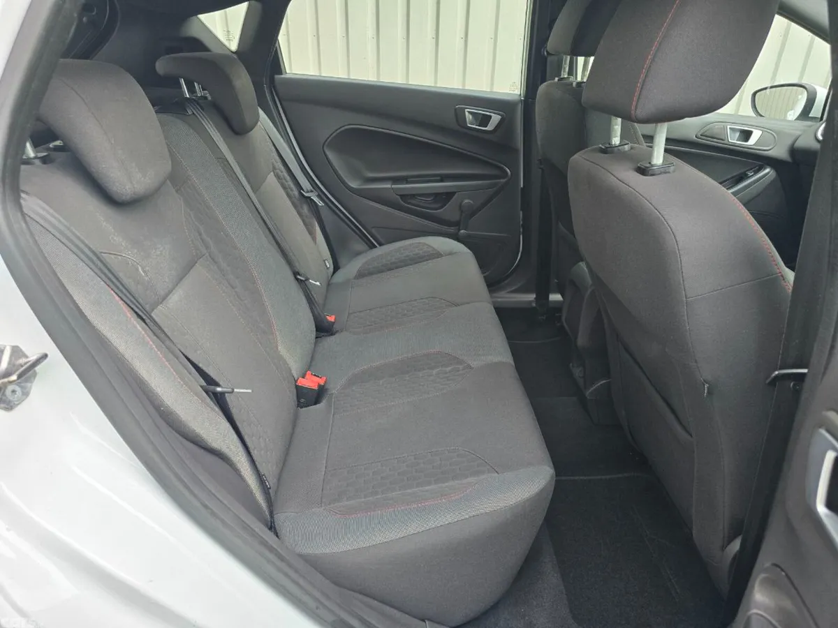 Ford Fiesta Hatchback, Petrol, 2017, White