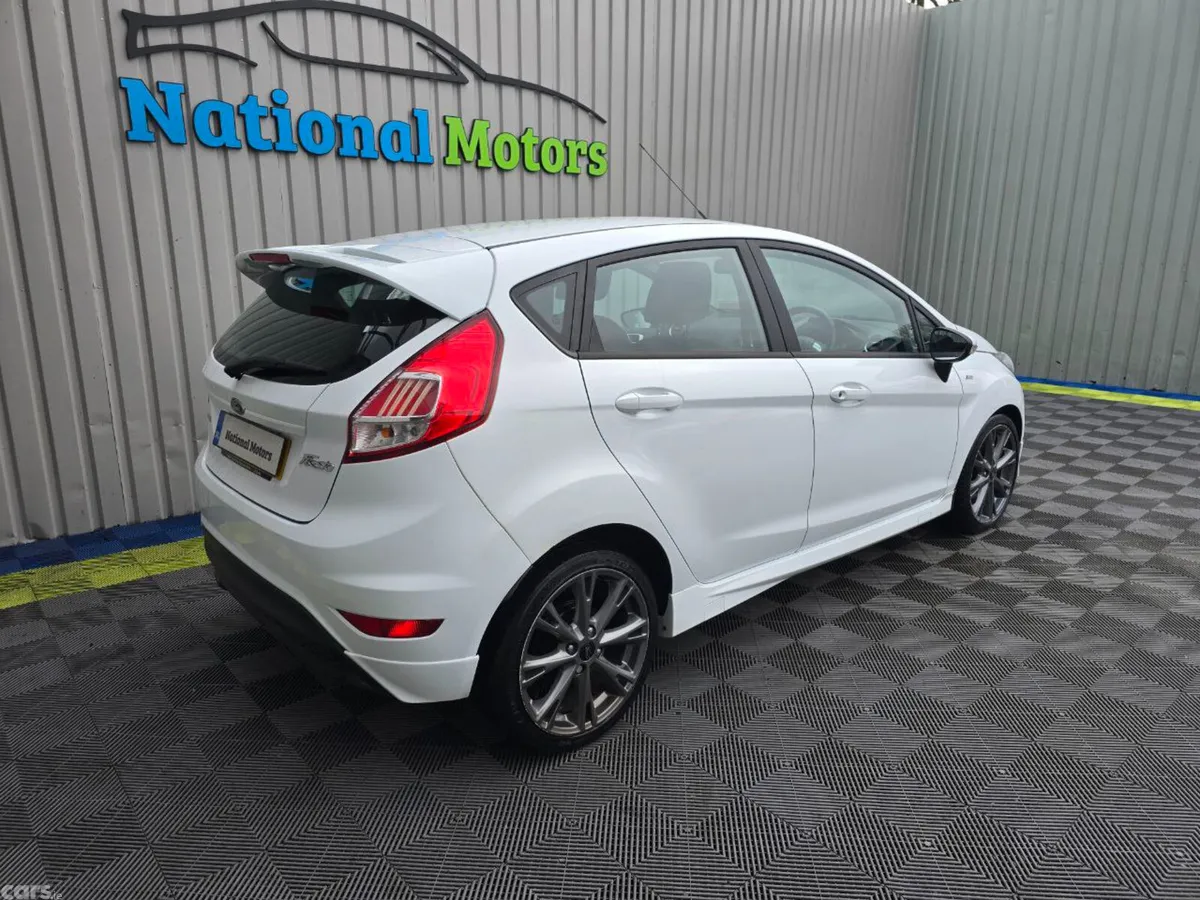 Ford Fiesta Hatchback, Petrol, 2017, White