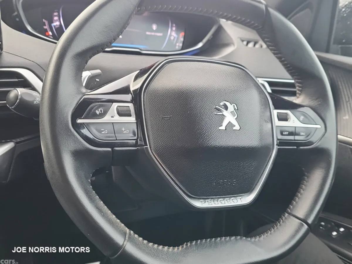 Peugeot 5008 SUV, Diesel, 2024, Grey
