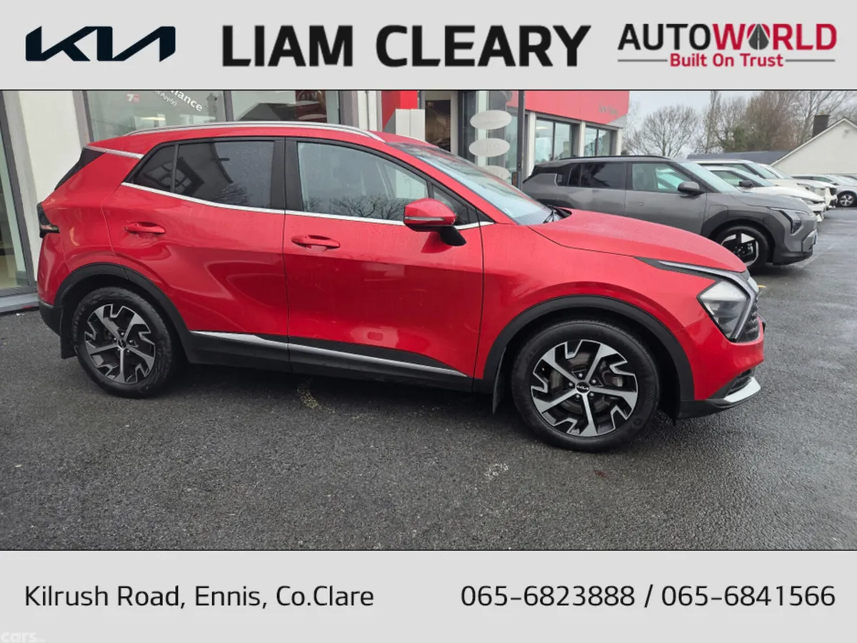 Kia Sportage MPV, Diesel Hybrid, 2024, Red