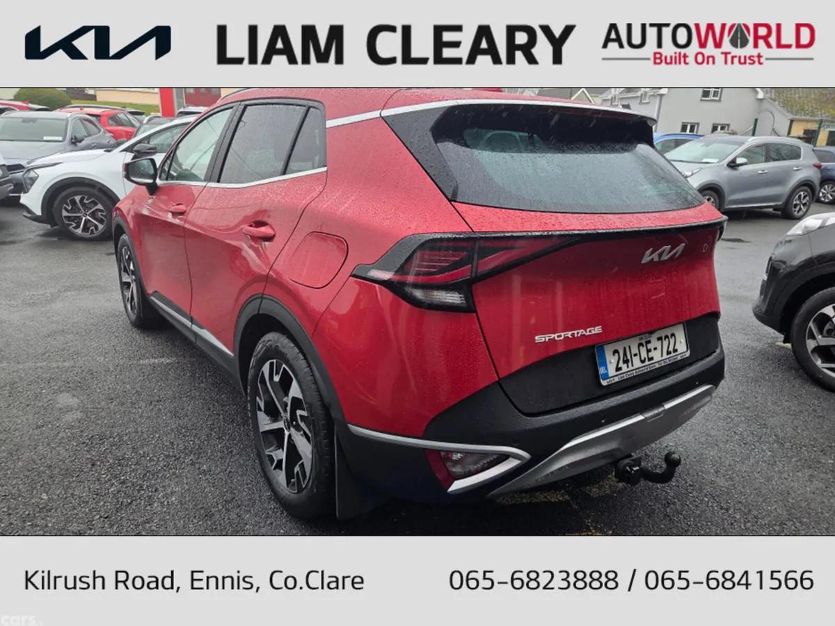 Kia Sportage MPV, Diesel Hybrid, 2024, Red