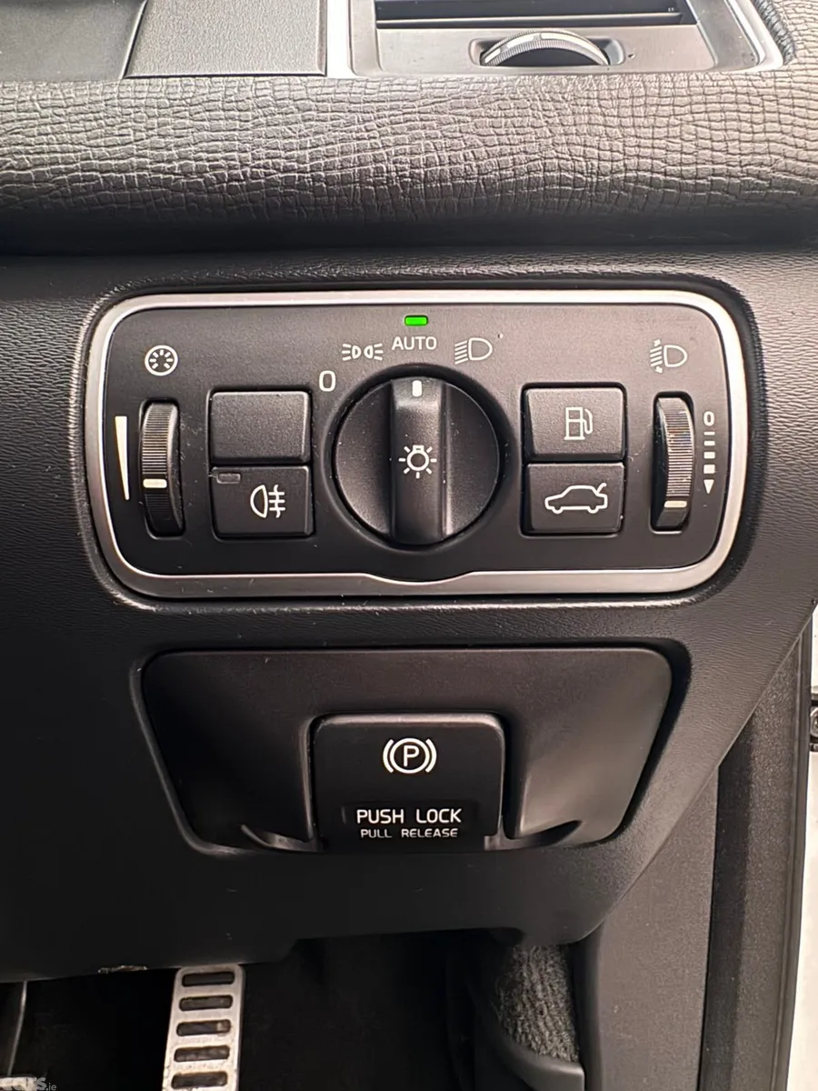 Volvo XC60 SUV, Diesel, 2014, White