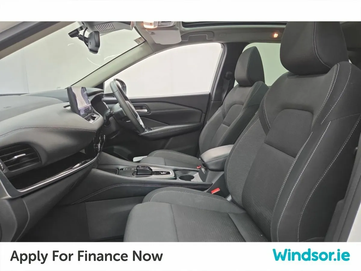 Nissan Qashqai MPV, Petrol Hybrid, 2024, White