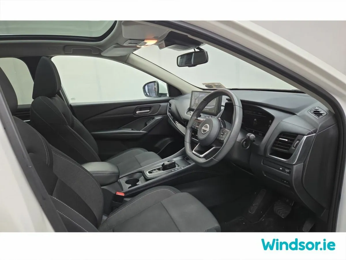 Nissan Qashqai MPV, Petrol Hybrid, 2024, White