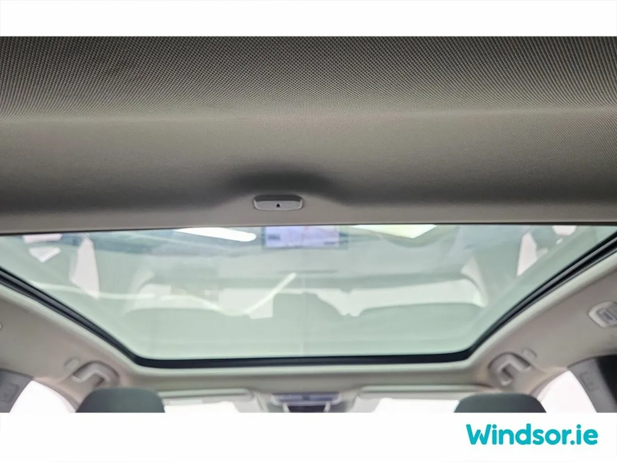 Nissan Qashqai MPV, Petrol Hybrid, 2024, White