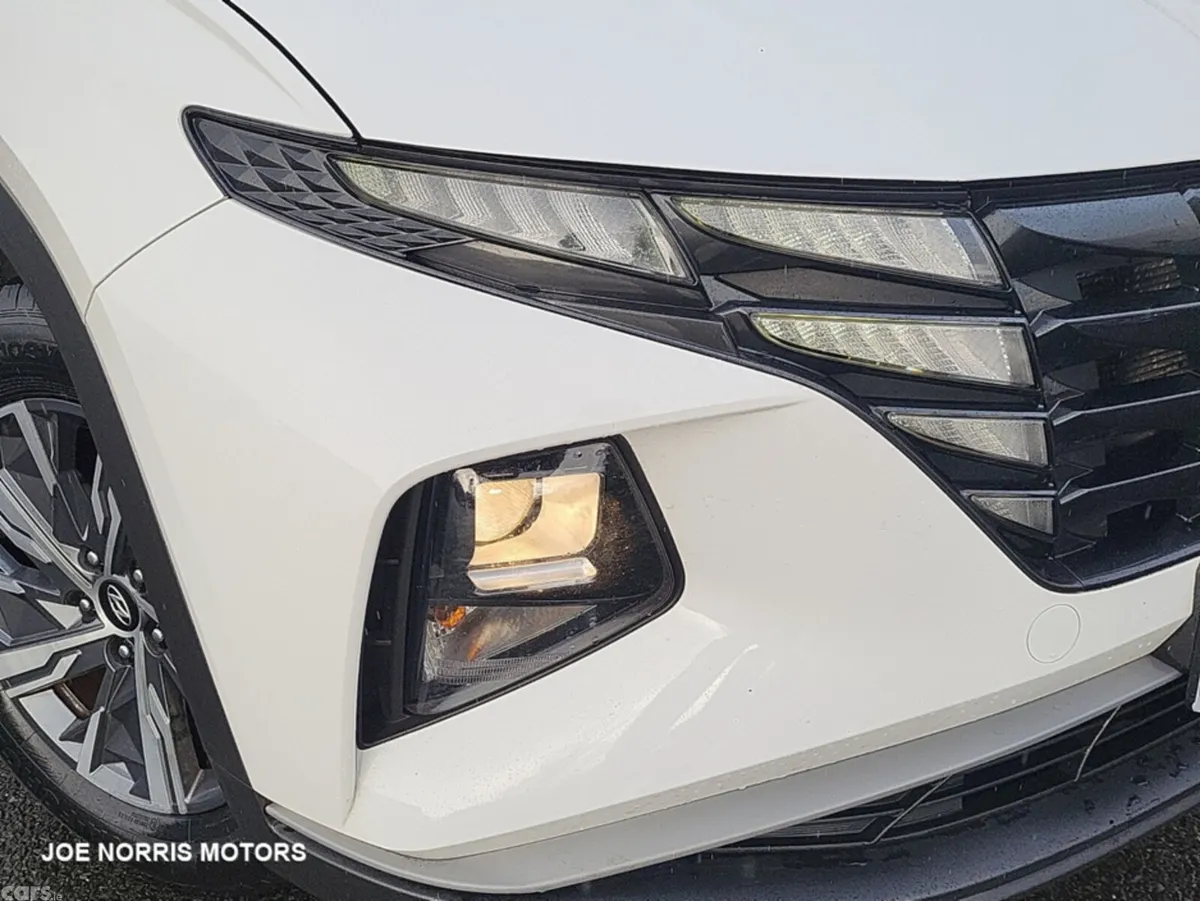 Hyundai Tucson MPV, Petrol Hybrid, 2023, White