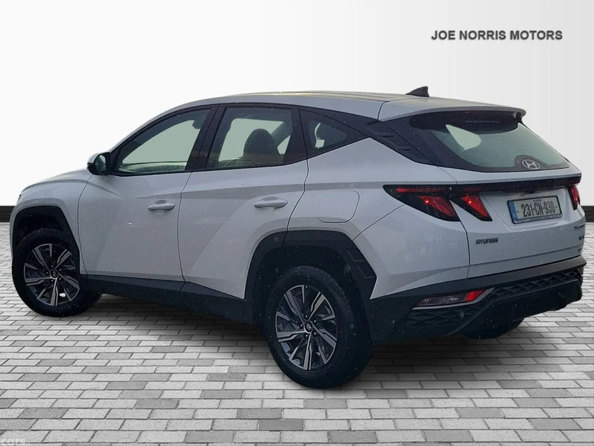 Hyundai Tucson MPV, Petrol Hybrid, 2023, White