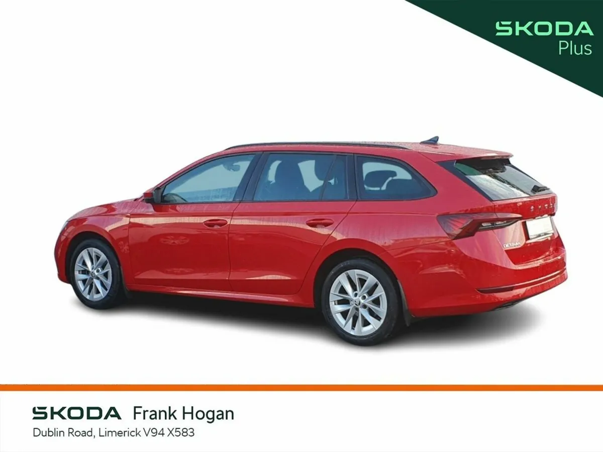 Skoda Octavia Saloon, Petrol, 2023, Red