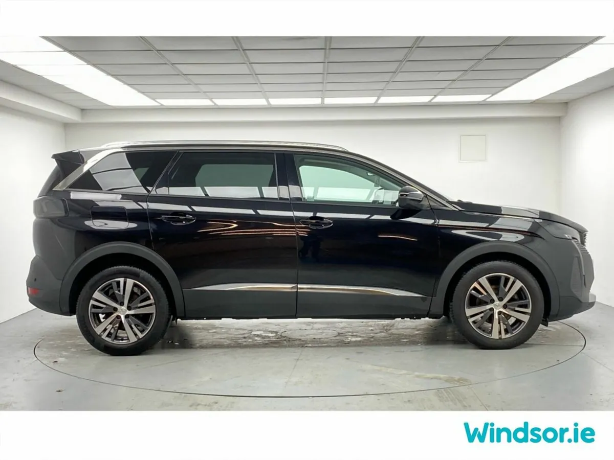 Peugeot 5008 MPV, Petrol, 2023, Black
