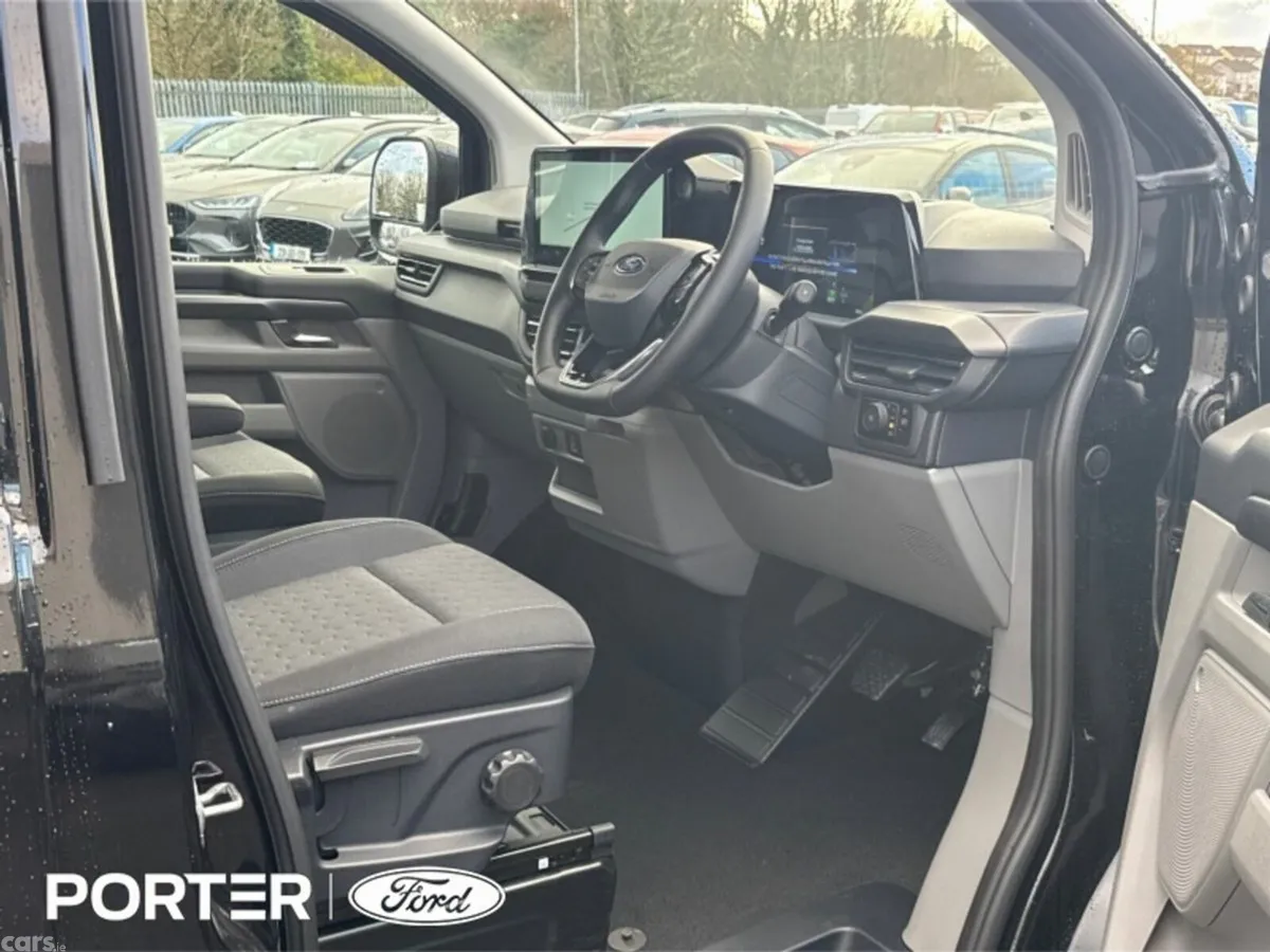 Ford Tourneo Custom MPV, Electric, 2026, Black