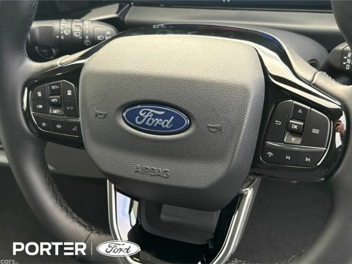 Ford Tourneo Custom MPV, Electric, 2026, Black