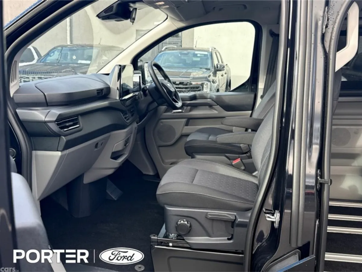 Ford Tourneo Custom MPV, Electric, 2026, Black