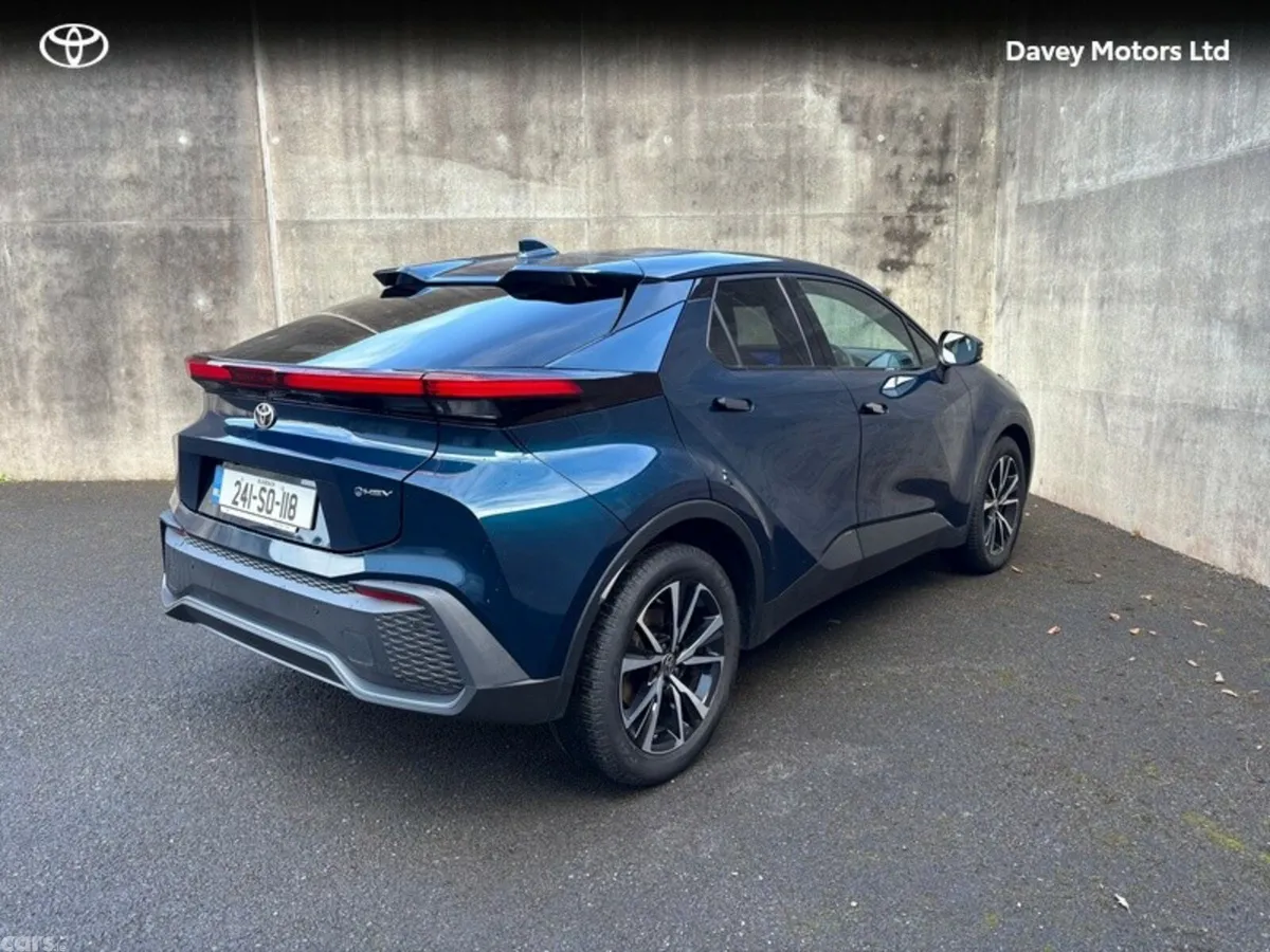 Toyota C-HR SUV, Petrol Hybrid, 2024, Blue