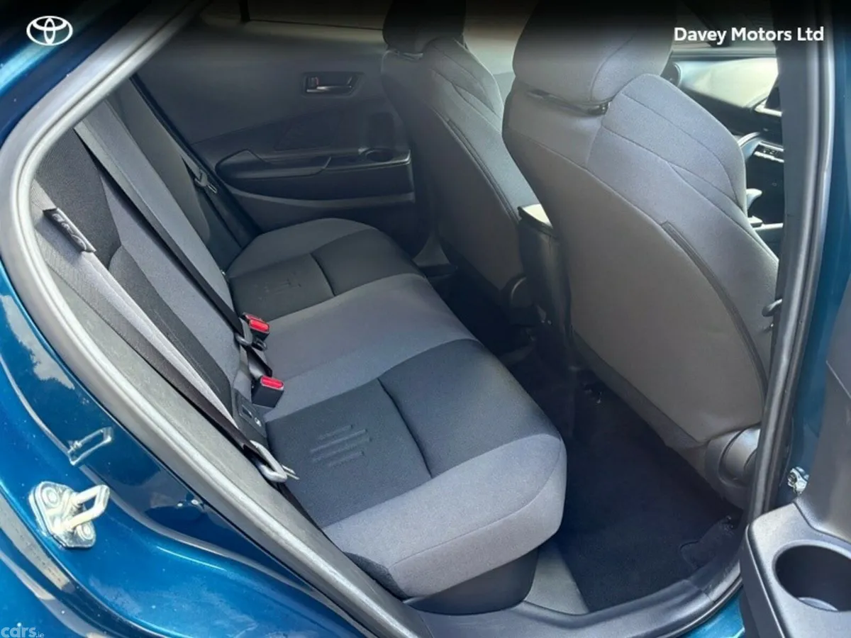 Toyota C-HR SUV, Petrol Hybrid, 2024, Blue