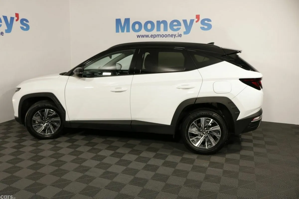 Hyundai Tucson SUV, Petrol Hybrid, 2024, White