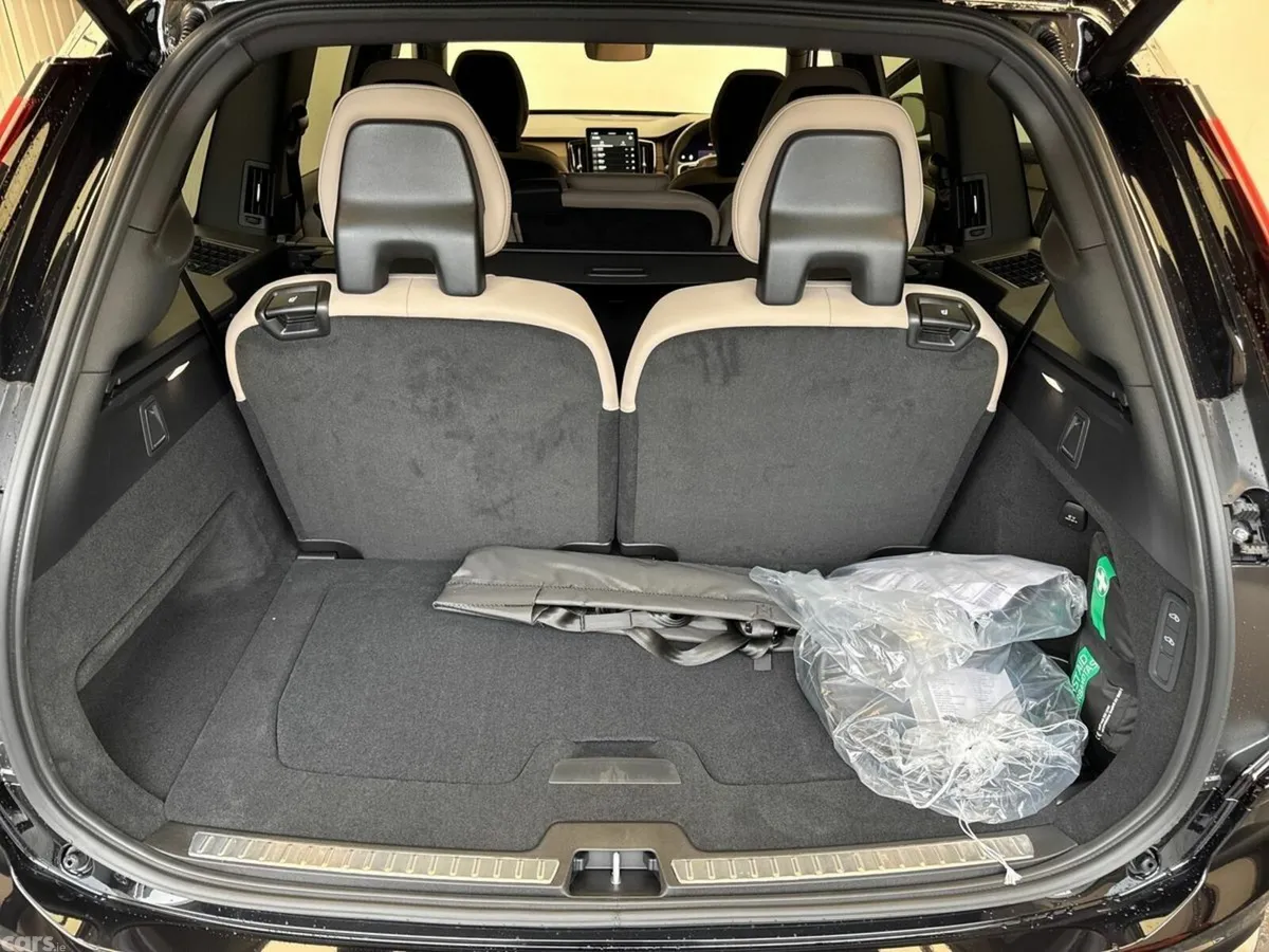 Volvo XC90 SUV, Petrol Plug-in Hybrid, 2026, Black