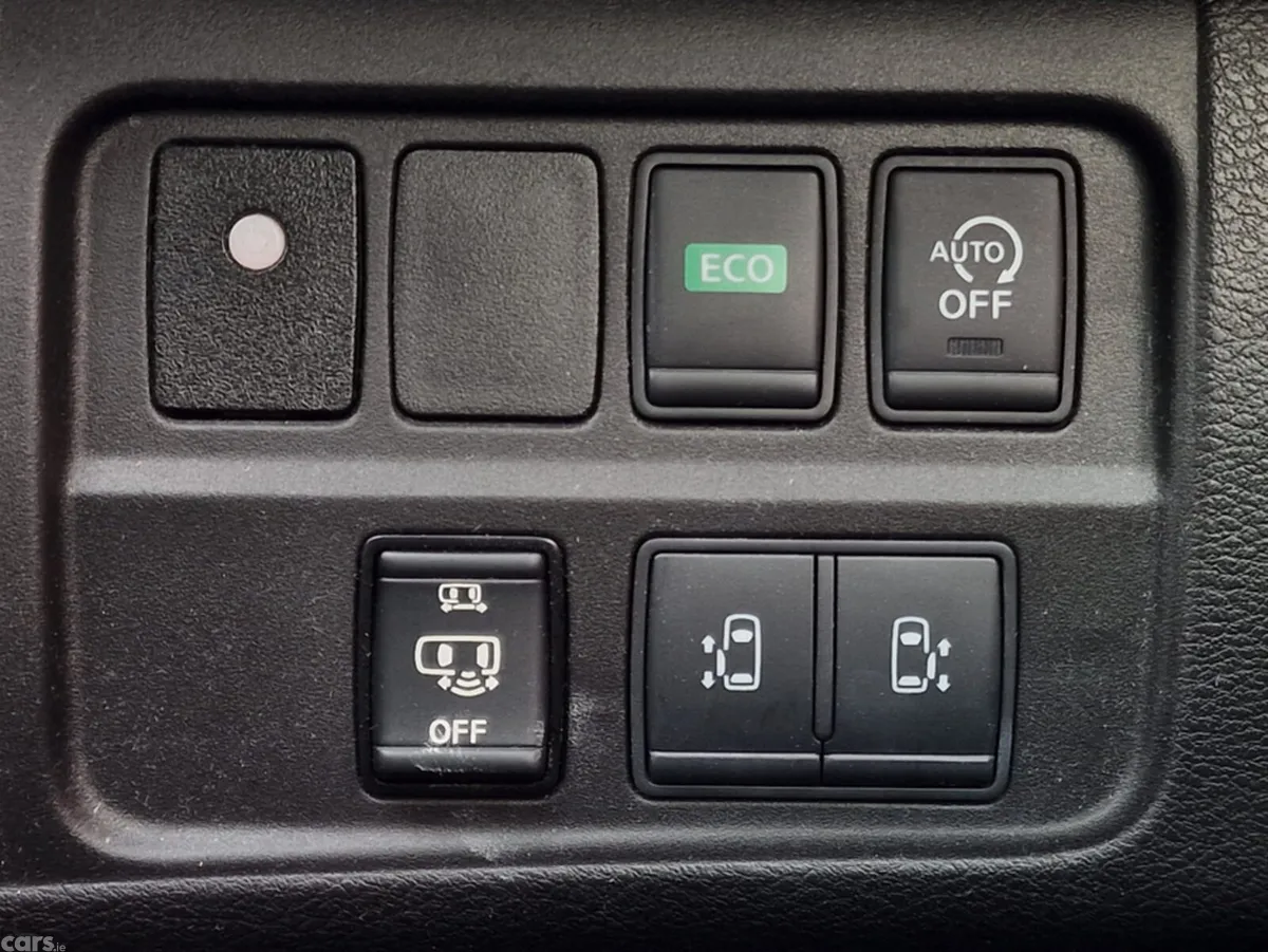 Nissan Serena MPV, Petrol Hybrid, 2017, Black