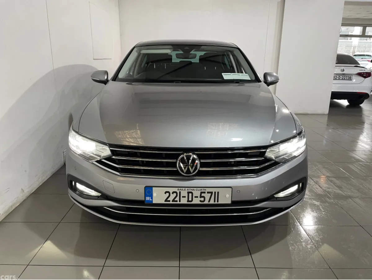 Volkswagen Passat Saloon, Diesel, 2022, Grey
