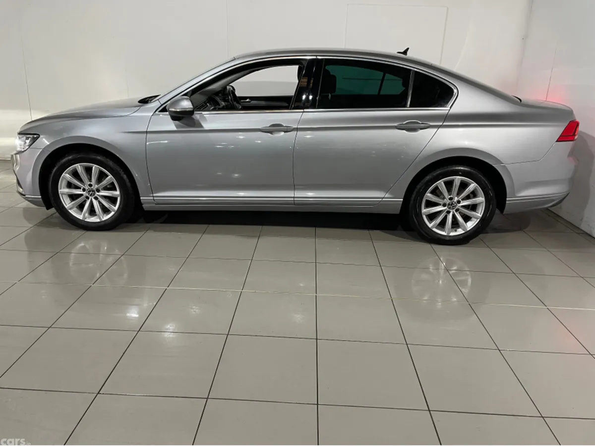 Volkswagen Passat Saloon, Diesel, 2022, Grey