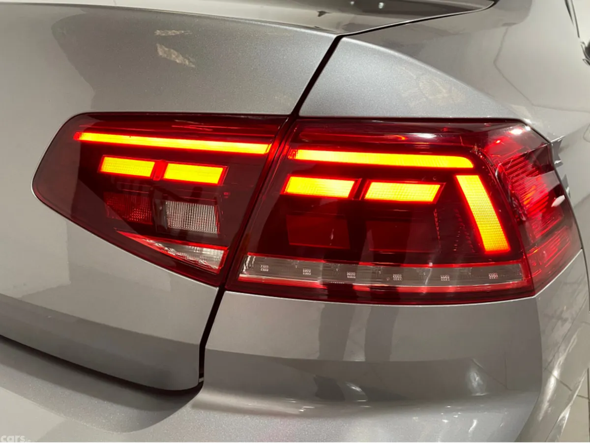 Volkswagen Passat Saloon, Diesel, 2022, Grey