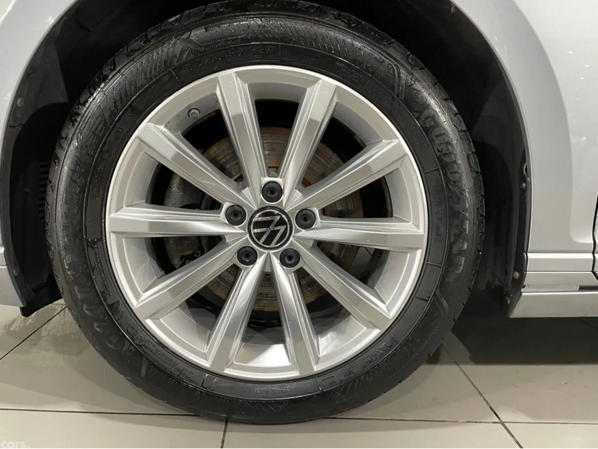 Volkswagen Passat Saloon, Diesel, 2022, Grey