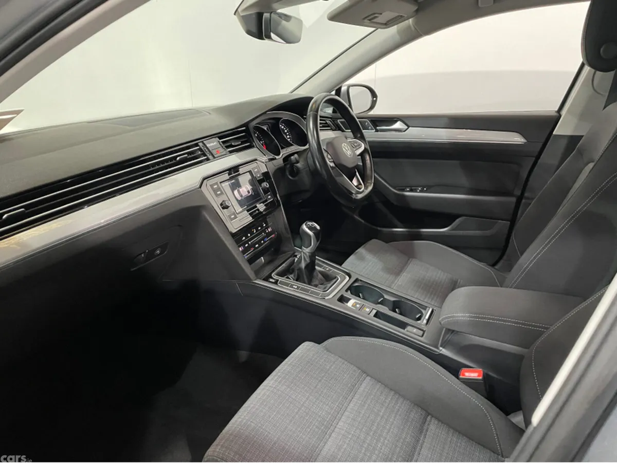 Volkswagen Passat Saloon, Diesel, 2022, Grey